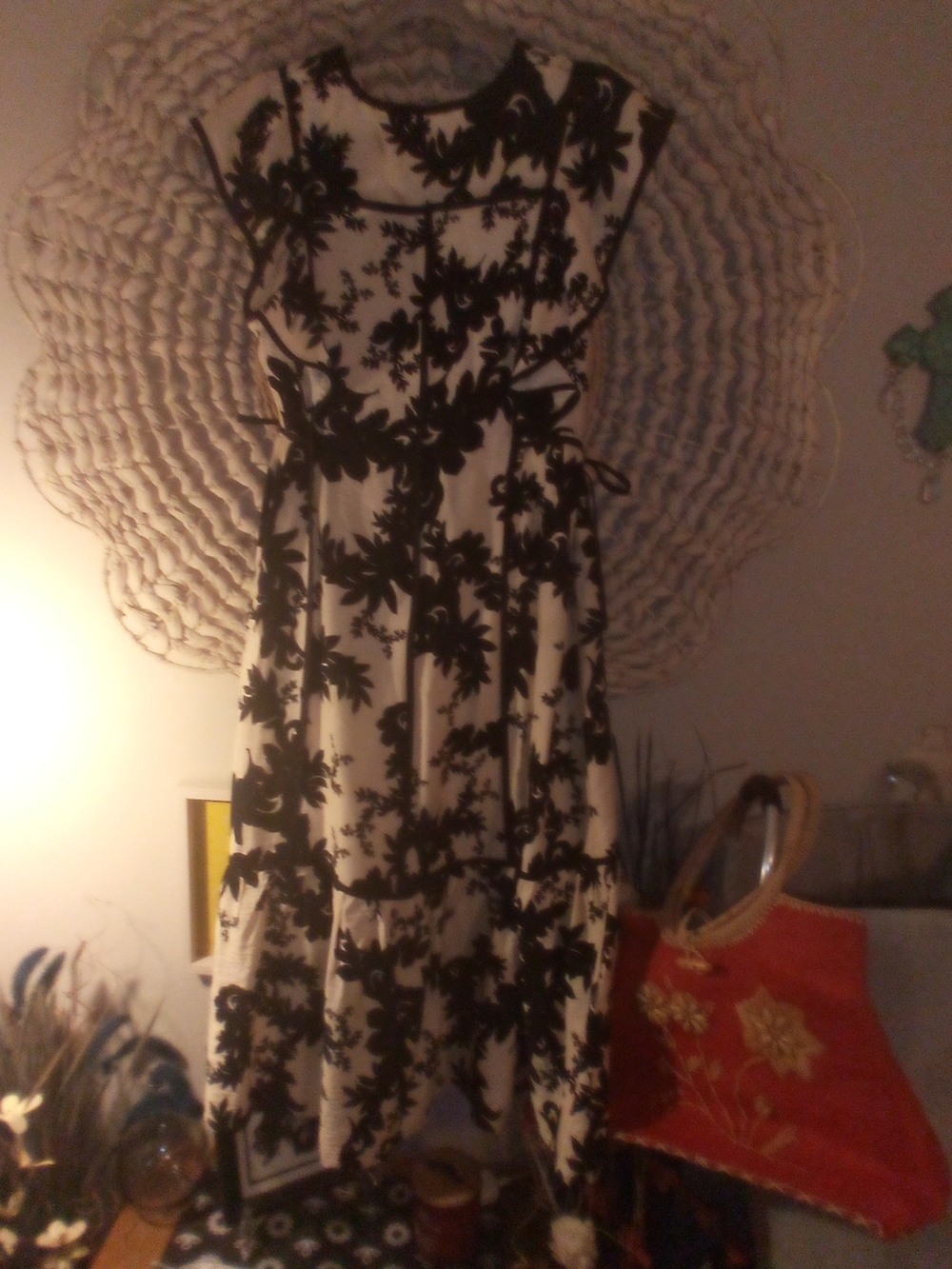 entro Black and White Floral Midi Dress
